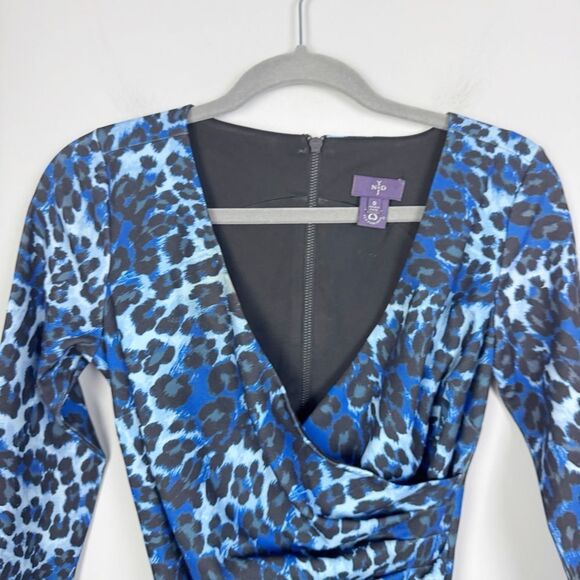 NYDJ | Blue & Black Animal Print Surplice 3/4 Sleeve Mini Dress Women’s Size 0 - Picture 4 of 9